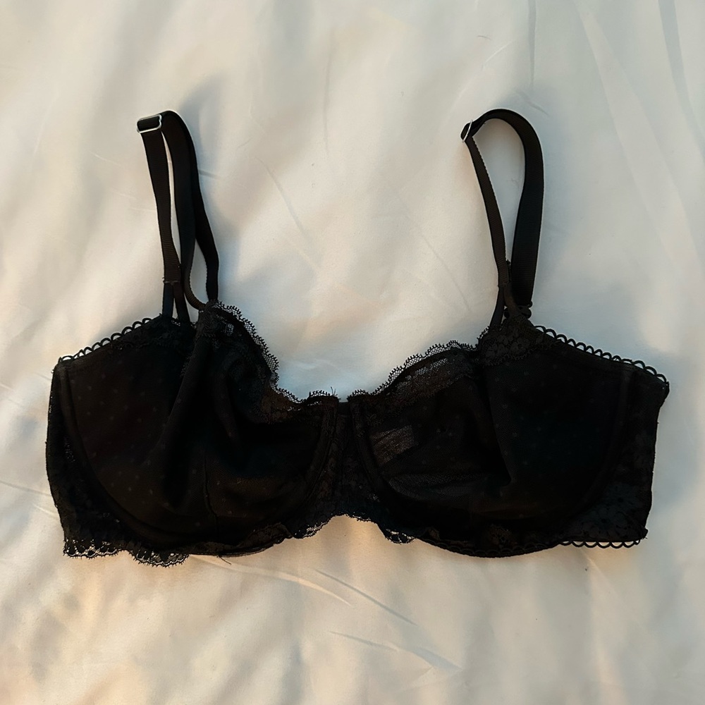Victoria’s Secret Elegant Black Lace Bra